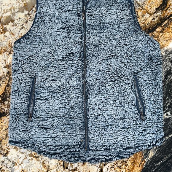 NWT Francesca's Collections Mi Ami Dark Teal Blue Soft Wubby Vest - SIZE LARGE - Picture 4 of 6